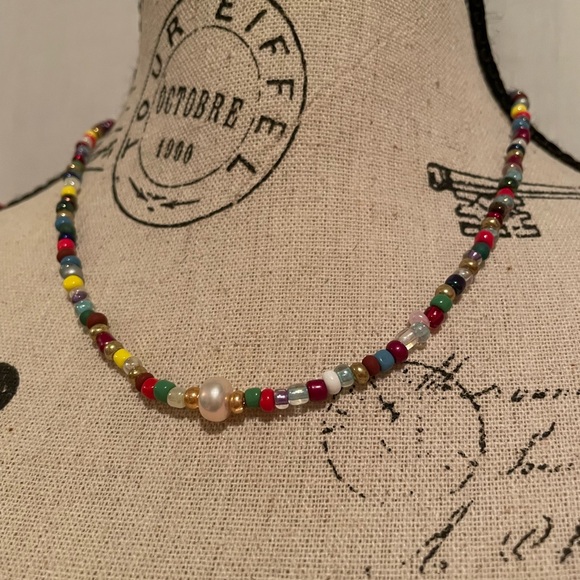 🌈 Rainbow Glass Beaded Necklace with Freshwater Pearl - Picture 5 of 7